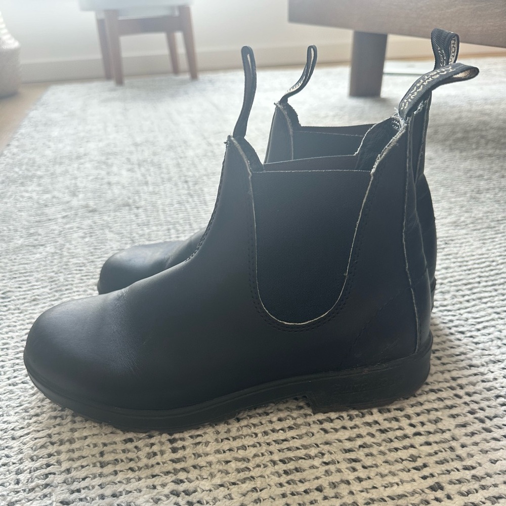 Black Blundstone 510 Elastic Sided Boots Men’s 6.5 / Women’s 8.5